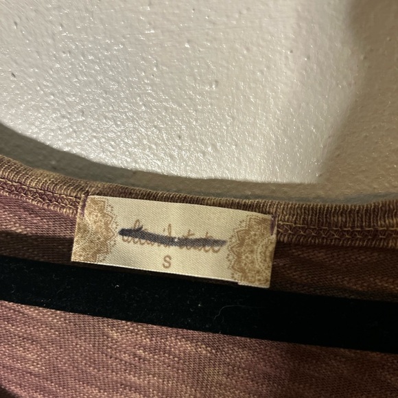 Altar'd State Plum Acid Wash Scoop Neck Short Sleeve Size S - Picture 2 of 4